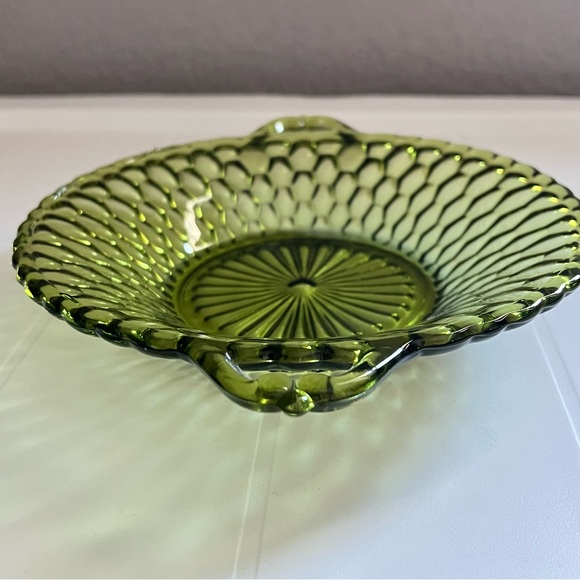 Vintage Indiana Glass Avocado Green Honeycomb Dish 2 Handles - Picture 4 of 9